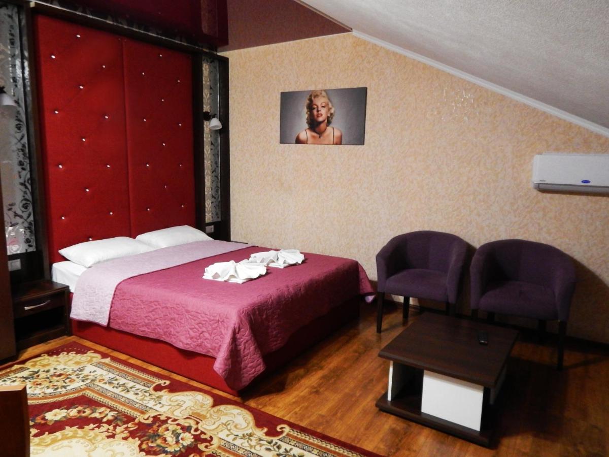 Guest House Kherson Extérieur photo